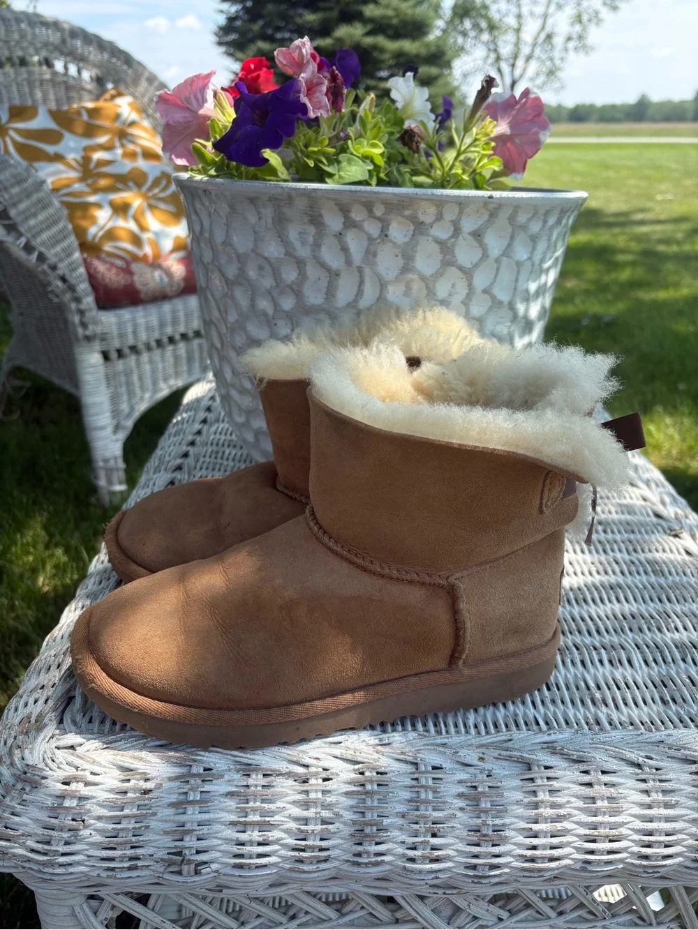 Classic Sheepskin Lined Short Boots - Chestnut Brown Bow